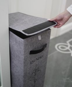 Kapaklı ve kulplu gri deri detaylı Laundry yazılı dik çamaşır sepeti